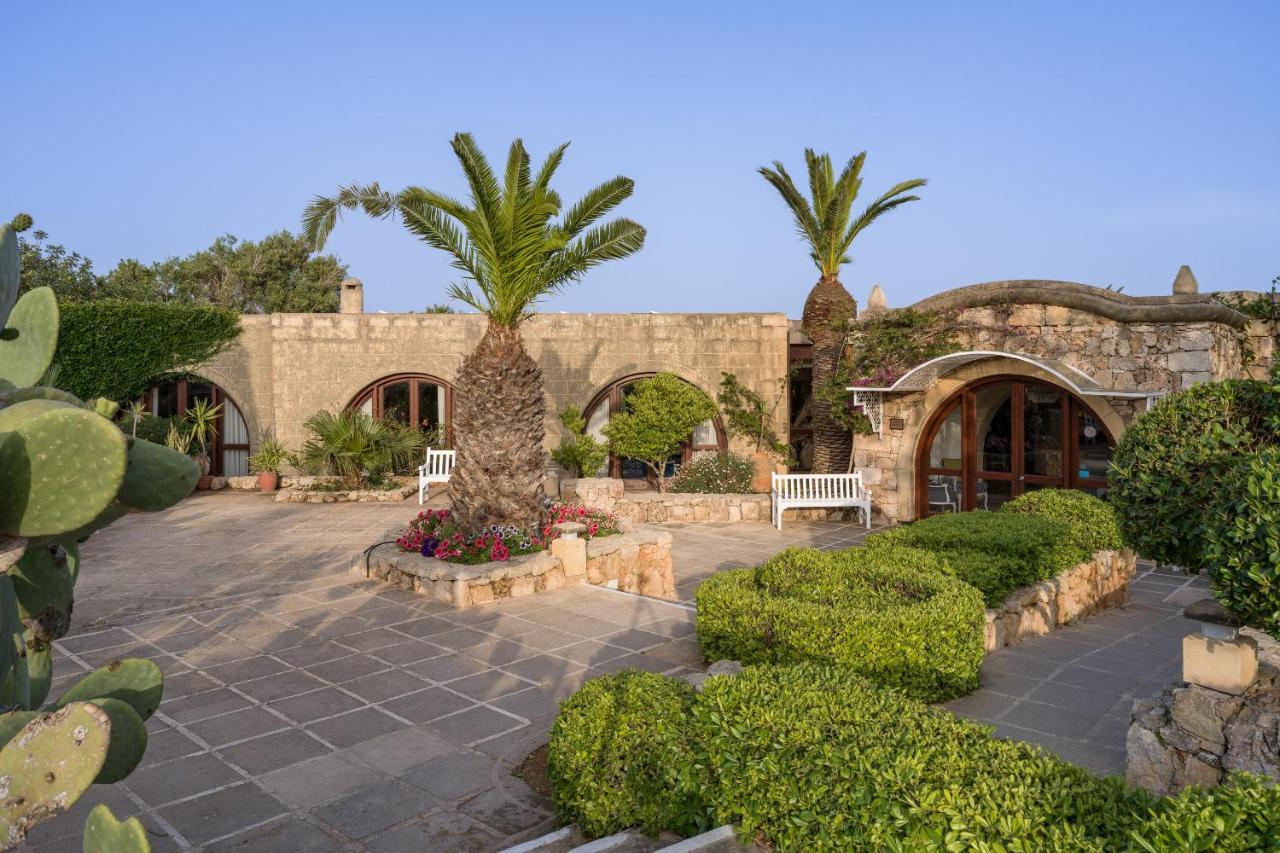 Hotel Ta' Cenc & Spa Sannat Luaran gambar The courtyard of the museum